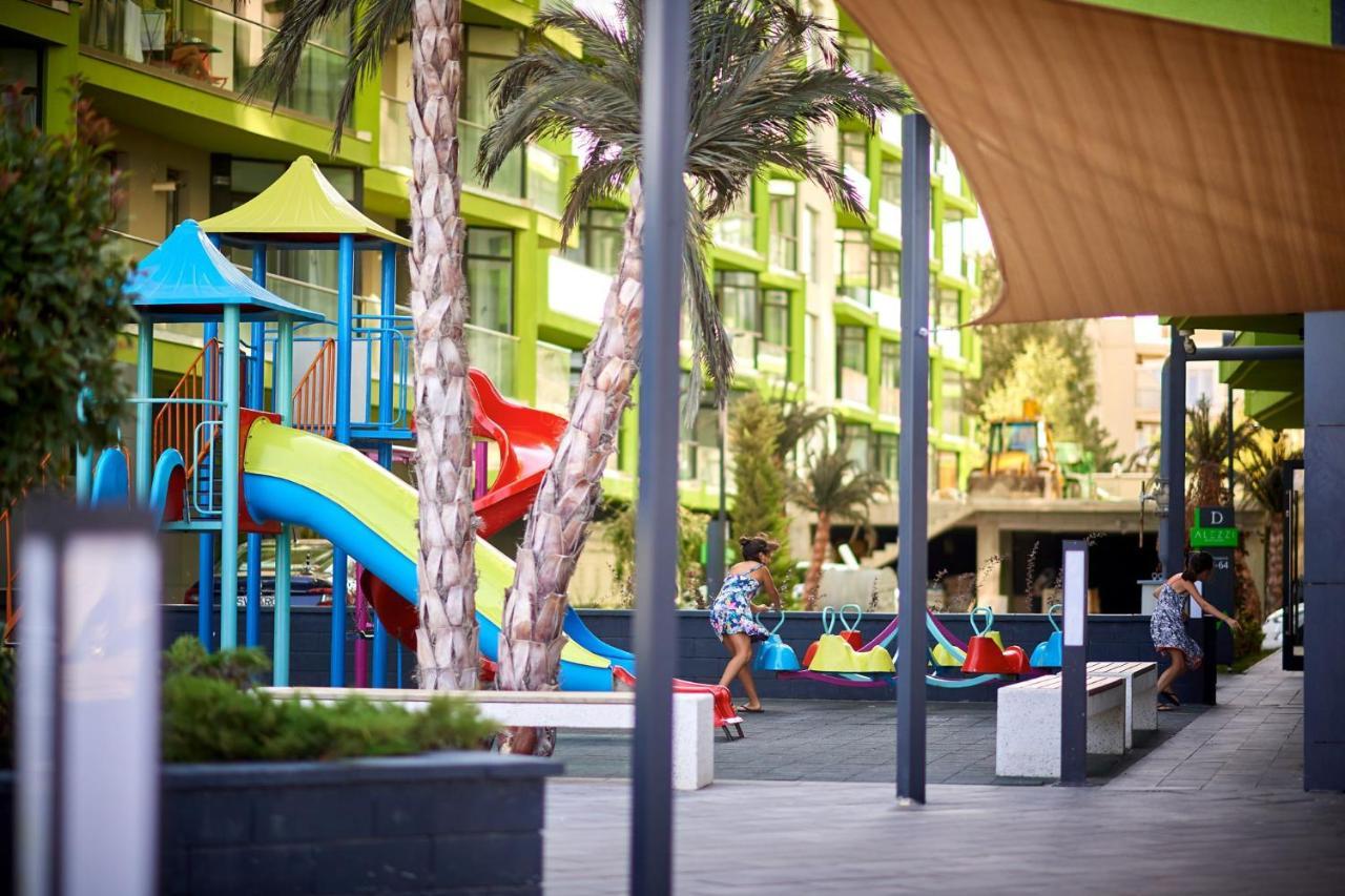 Rebeq Aparthotel Alezzi Beach Năvodari Eksteriør billede